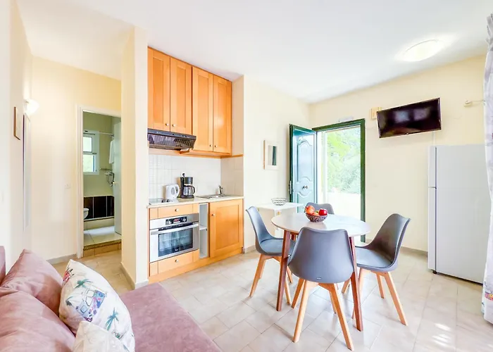 Gino 123 - Blue Private Homes