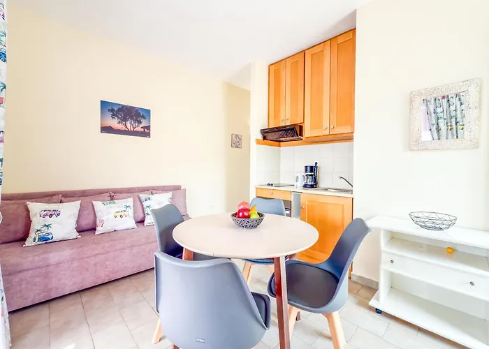 Gino 123 - Blue Private Homes *